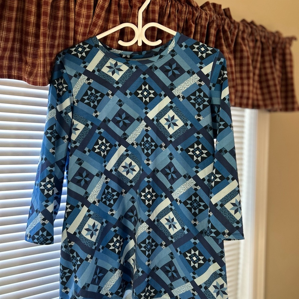 Crew neck Tunic length shirt
